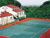 敷地内のテニスコート